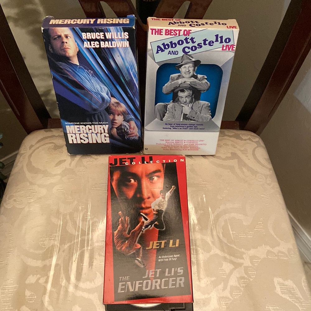 3 VHS Movie BUNDLE,Bruce Willis, Abbott & Costello,Jet LI